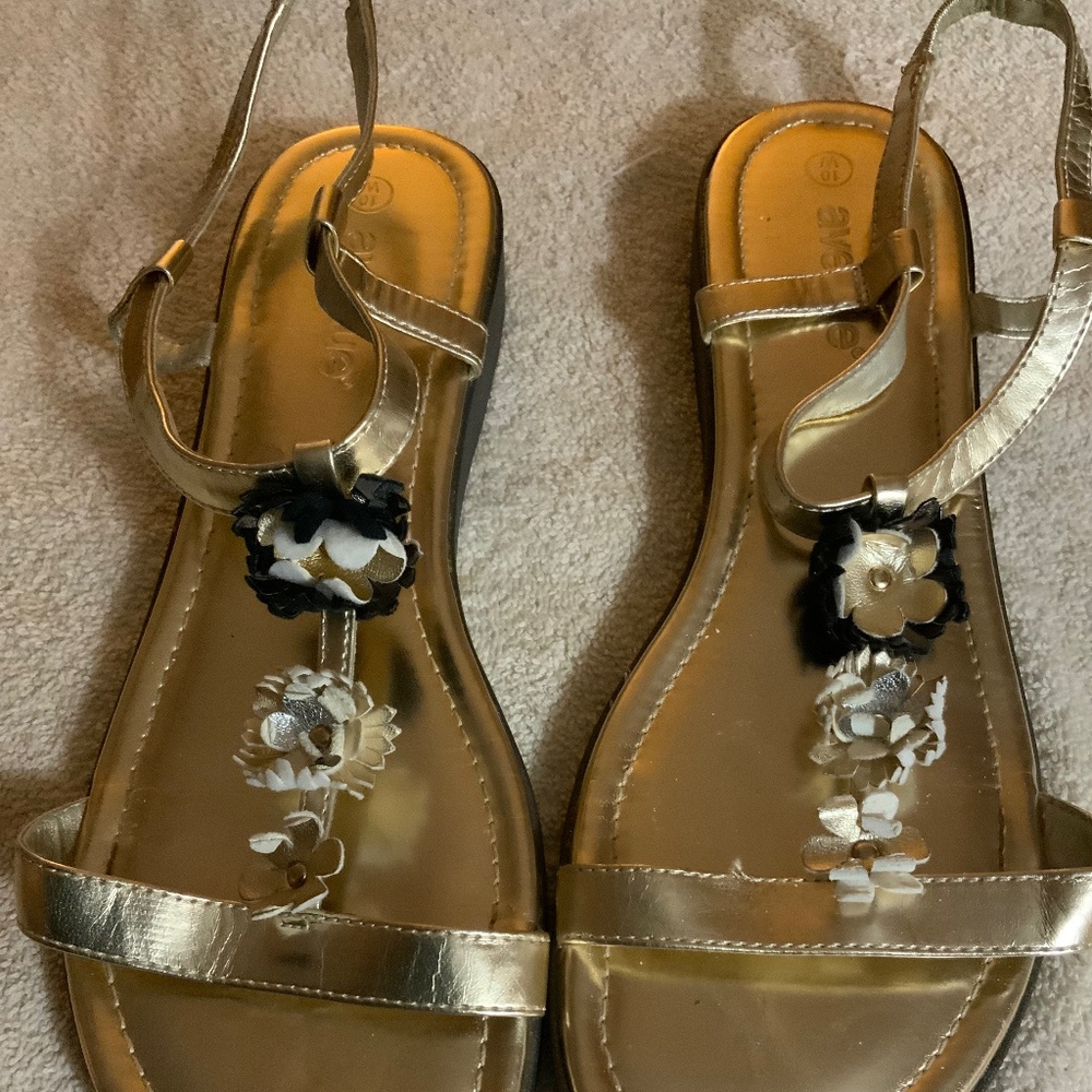 Avenue Women Sandals